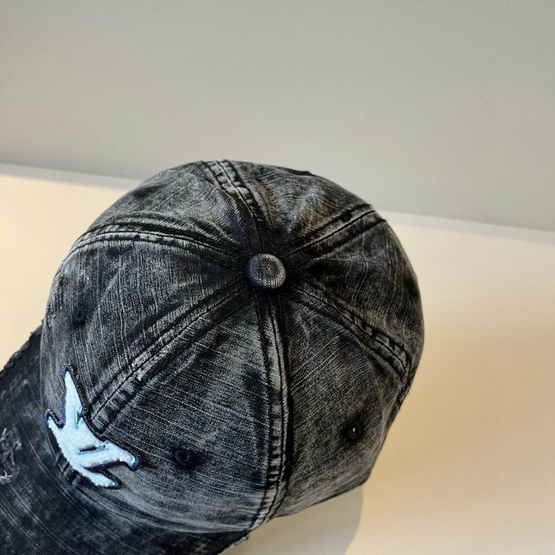 LV Cap (121)