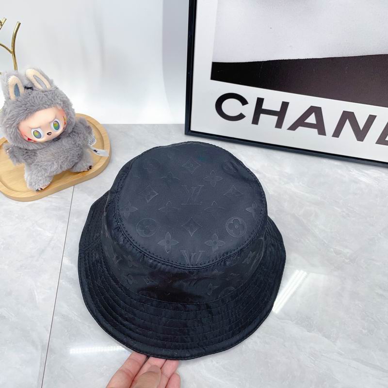 LV Hat dx (302)