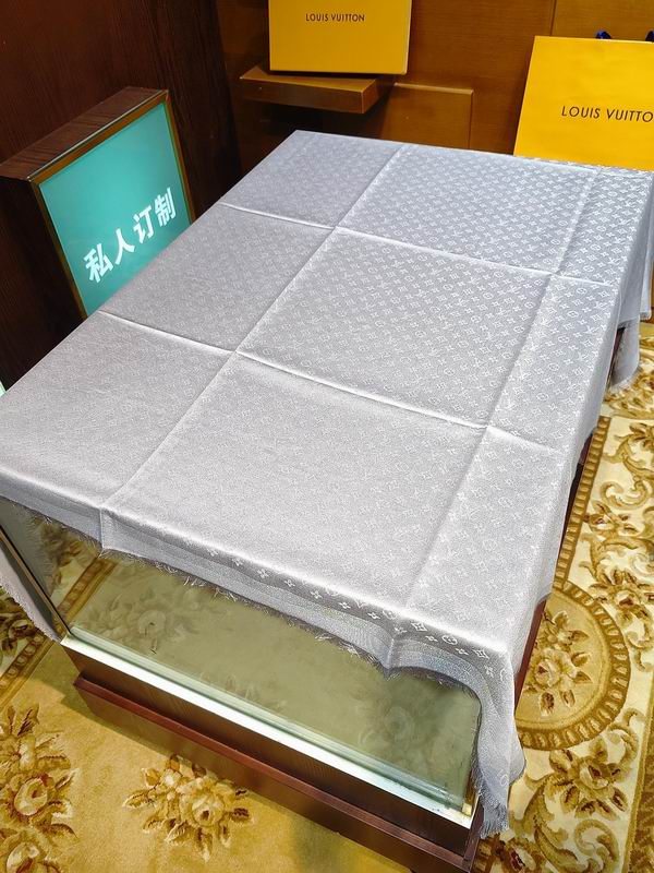 LV Scarf 139X139cm E90 (13)