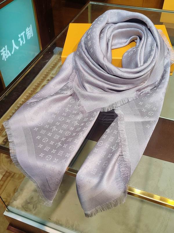 LV Scarf 139X139cm E90 (16)