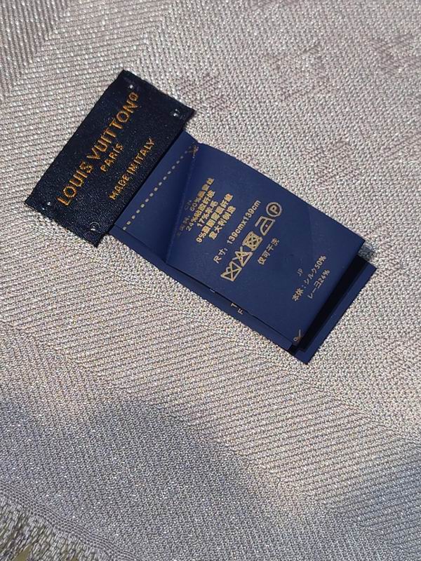 LV Scarf 139X139cm E90 (17)