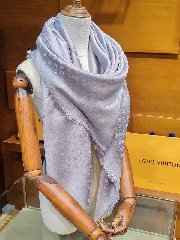 LV Scarf 139X139cm E90 (18)