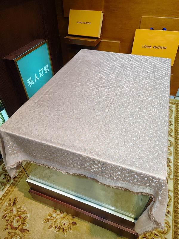 LV Scarf 139X139cm E90 (2)