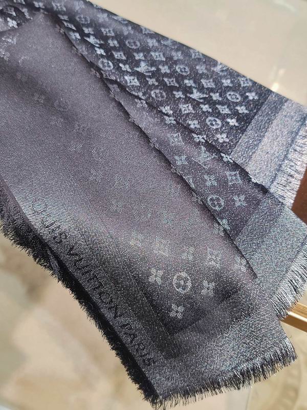LV Scarf 139X139cm E90 (22)