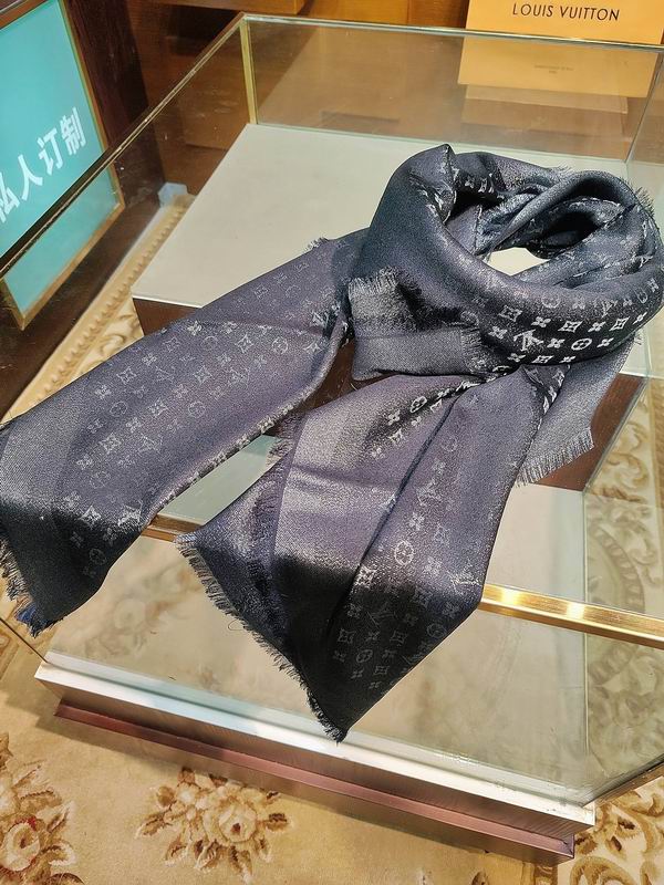 LV Scarf 139X139cm E90 (26)