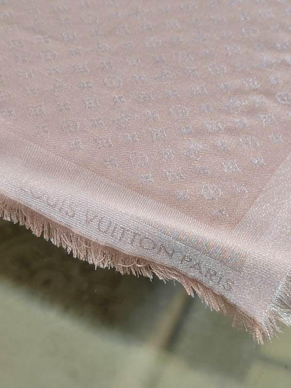 LV Scarf 139X139cm E90 (5)