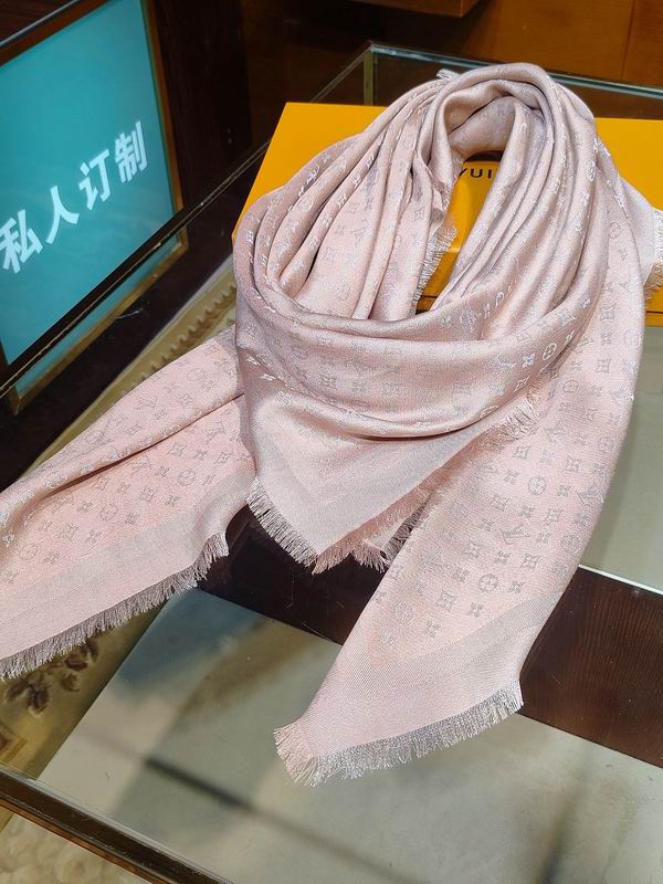 LV Scarf 139X139cm E90 (8)