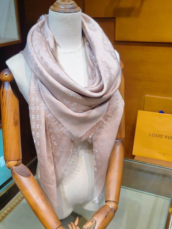 LV Scarf 139X139cm E90 (9)