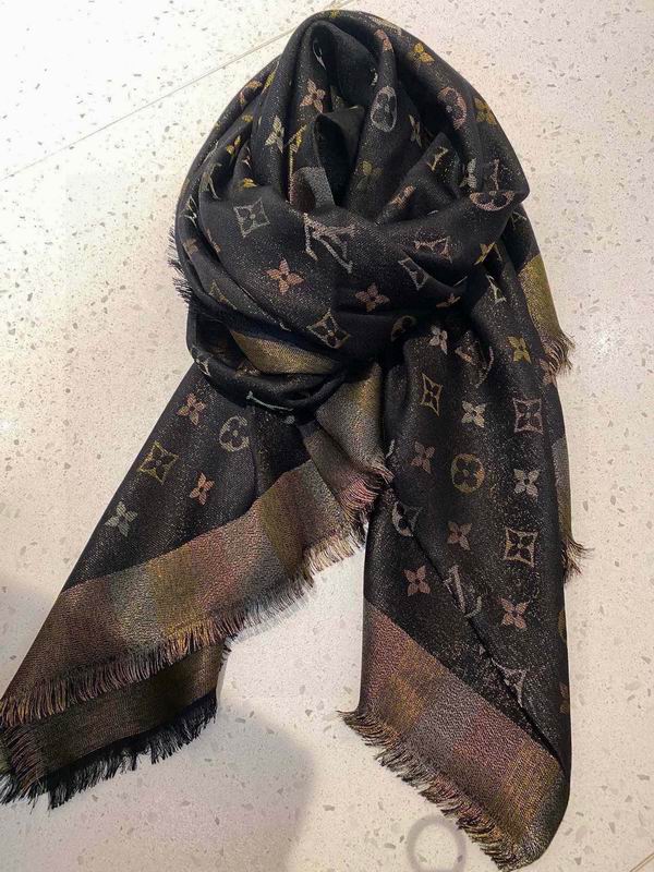LV Scarf 140X140cm E24 (12)