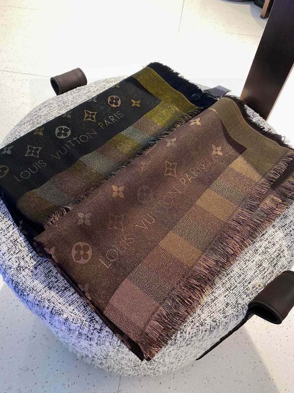 LV Scarf 140X140cm E24 (17)