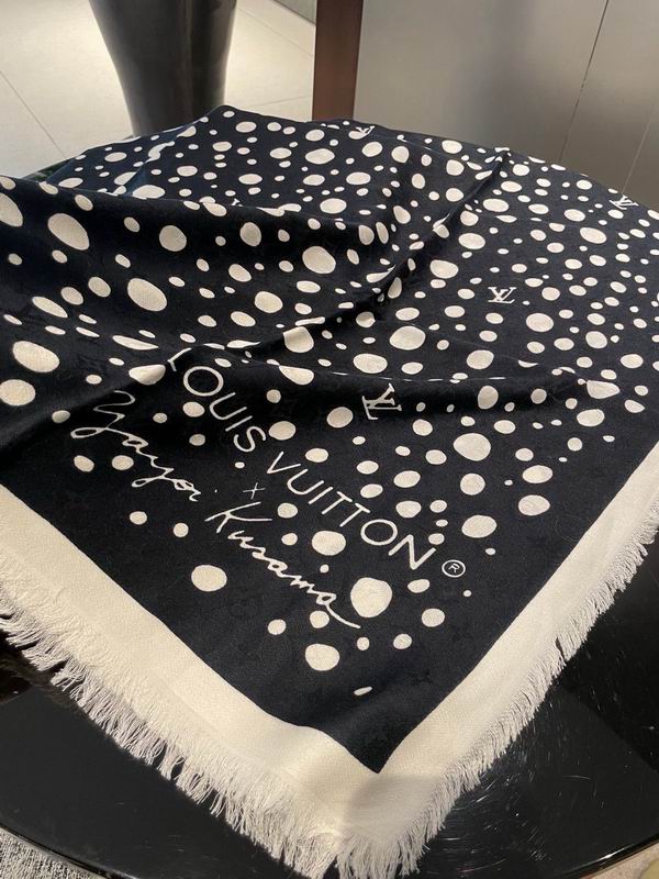 LV Scarf 140X140cm E28 (12)