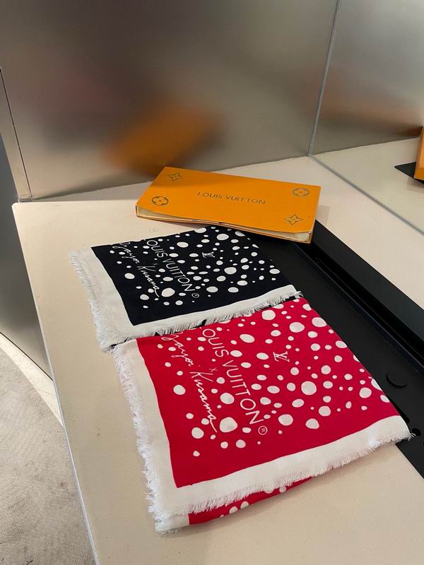 LV Scarf 140X140cm E28 (15)