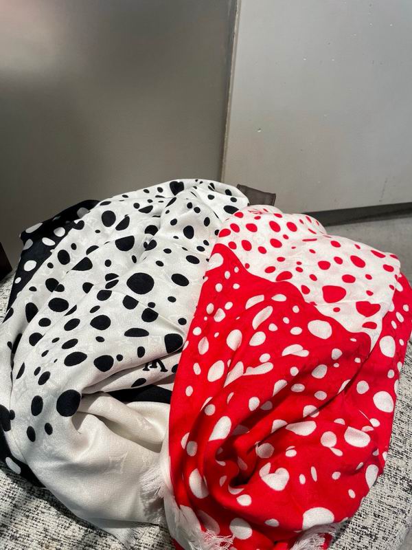 LV Scarf 140X140cm E28 (3)