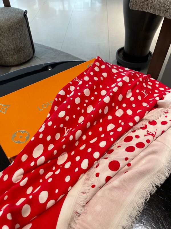 LV Scarf 140X140cm E28 (4)