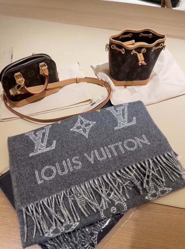 LV Scarf 170X34cm 100%羊毛 E52 (1)