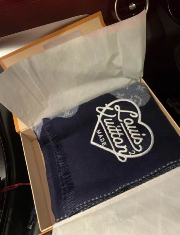 LV Scarf 200X43cm 100%绵羊毛 E11 (5)