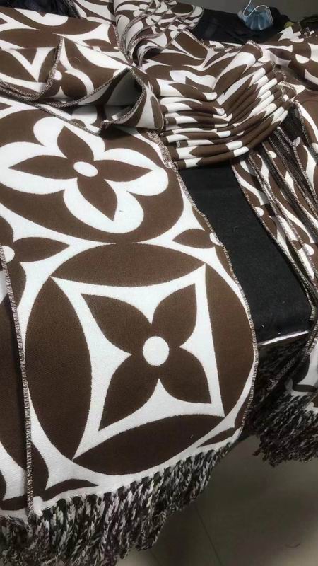 LV Scarf 235X30ml E30 (20)