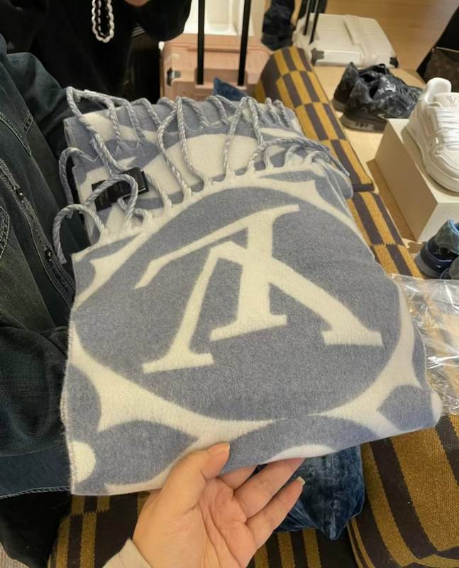 LV Scarf 235X30ml E30 (30)