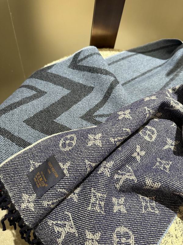 LV Scarf 33X200cm E23 (1)