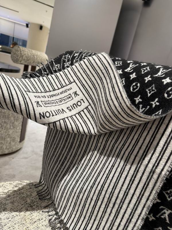 LV Scarf 35X210cm E30 (12)