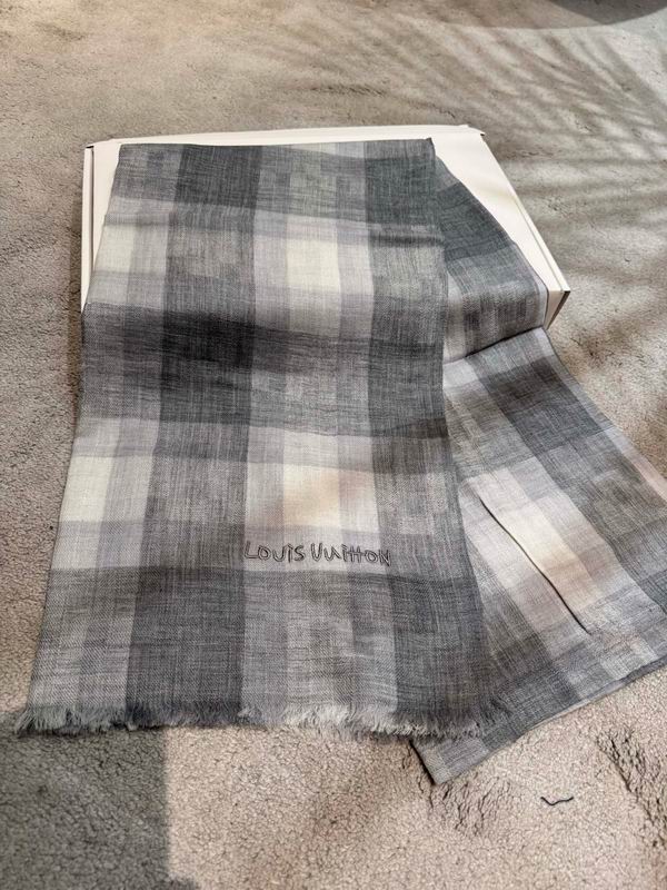 LV Scarf 90X200cm E66 (5)