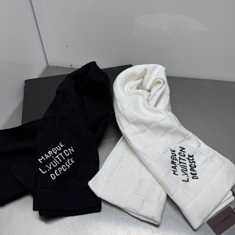 LV Scarf dx (4)