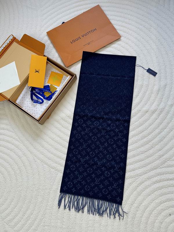 LV Scarf hm (21)