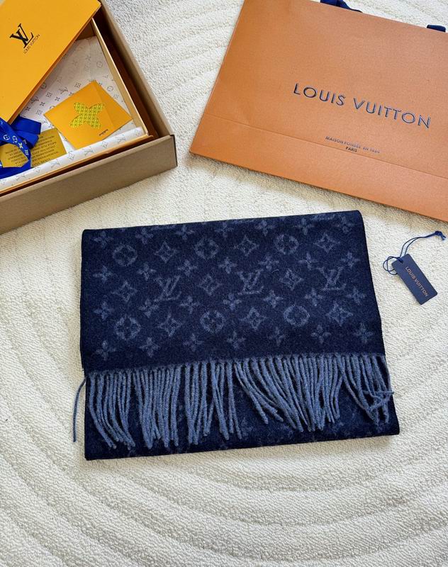 LV Scarf hm (22)