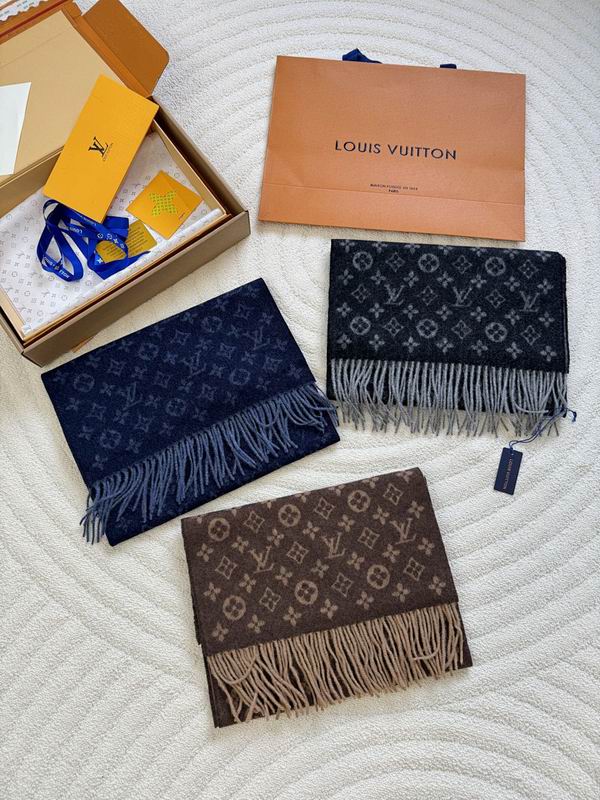 LV Scarf hm (29)
