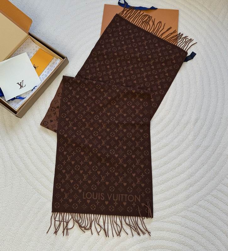 LV Scarf hm (35)