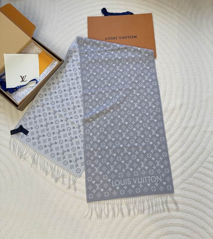 LV Scarf hm (39)