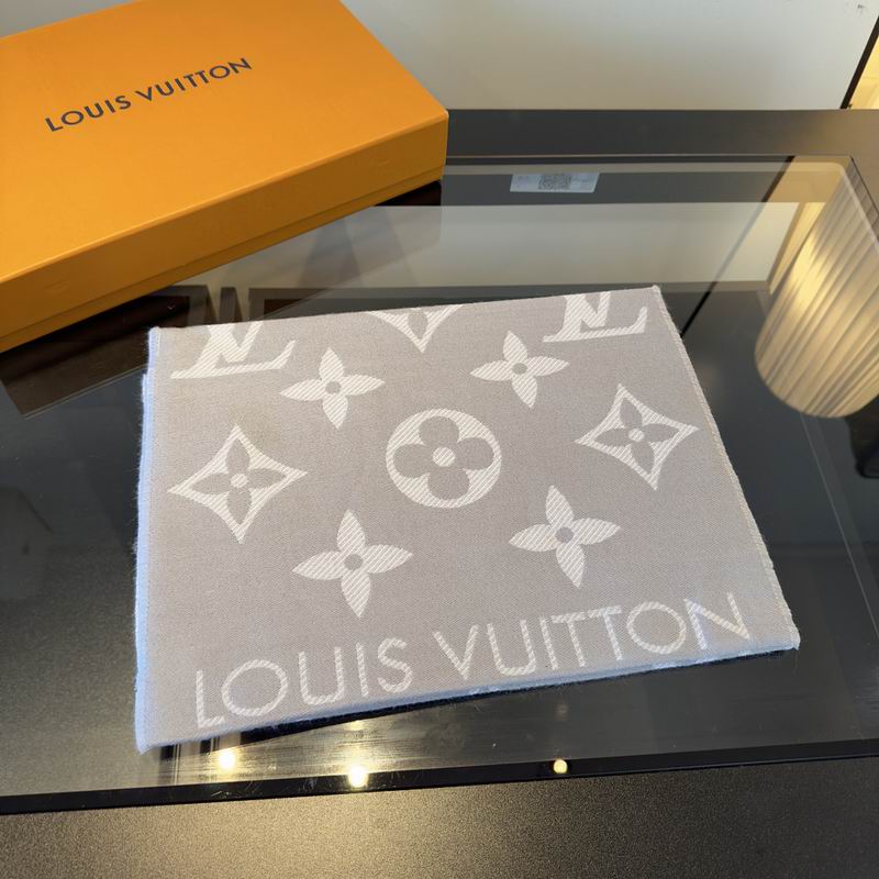 LV Scarf hm (4)