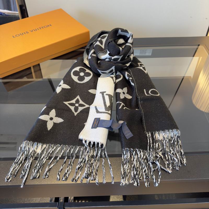 LV Scarf hm (6)