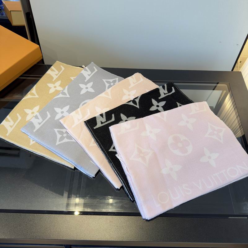 LV Scarf hm (8)