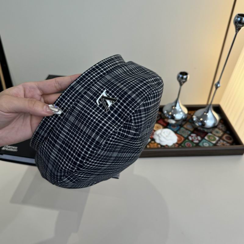 LV beret (372)
