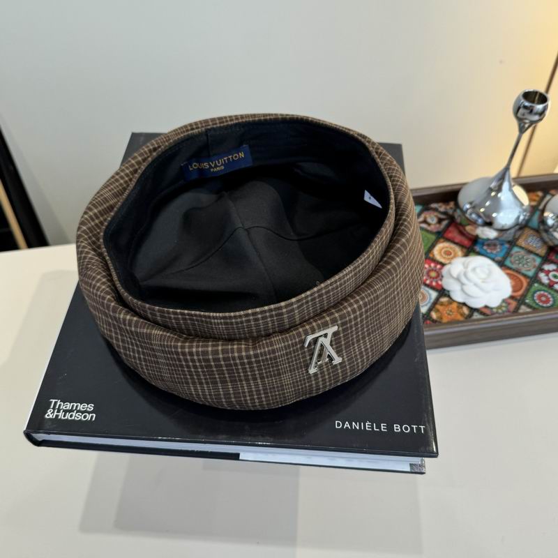 LV beret (379)