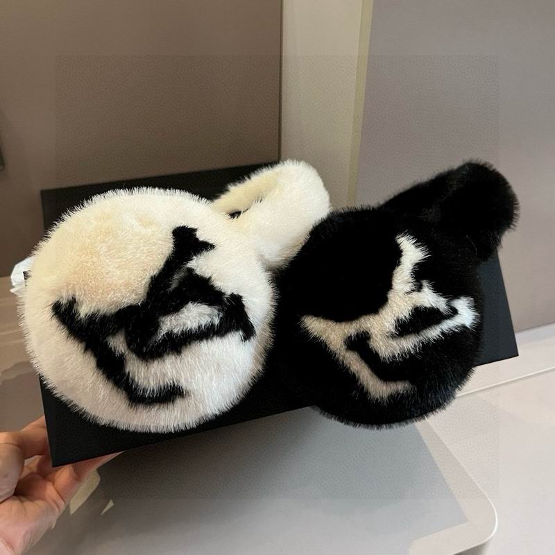 LV earmuff (26)