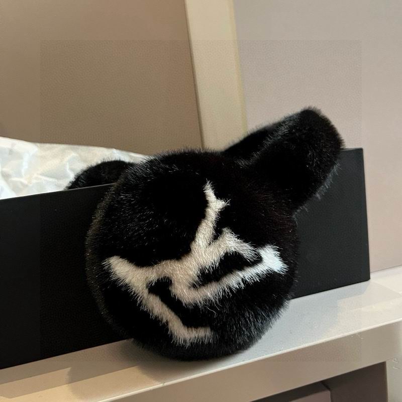 LV earmuff (27)