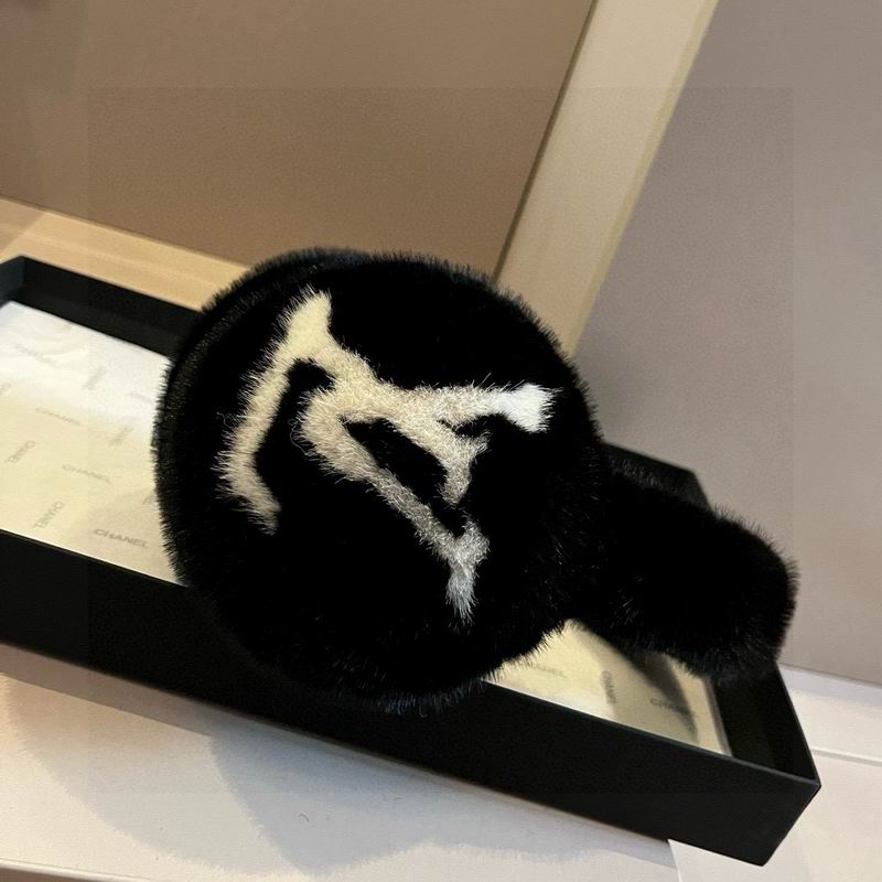 LV earmuff (28)