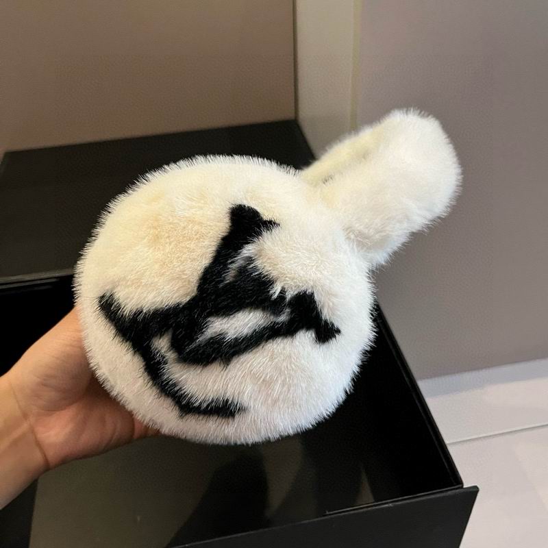 LV earmuff (39)