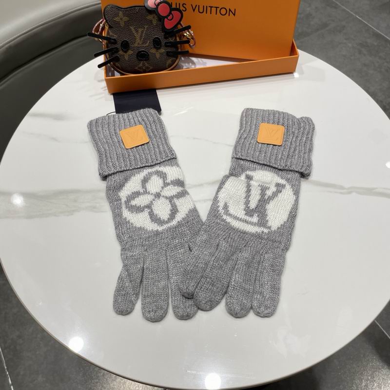 LV gloves 53 (19)