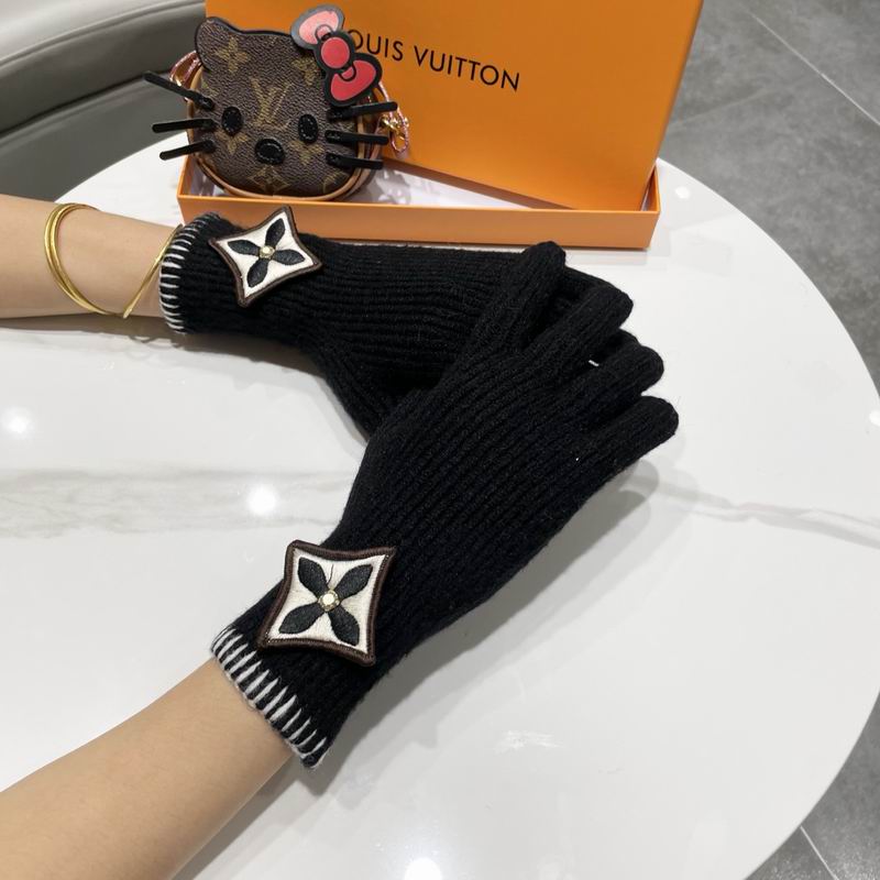 LV gloves 54 (12)