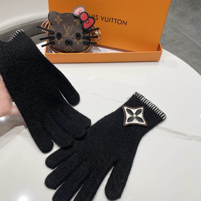 LV gloves 54 (14)
