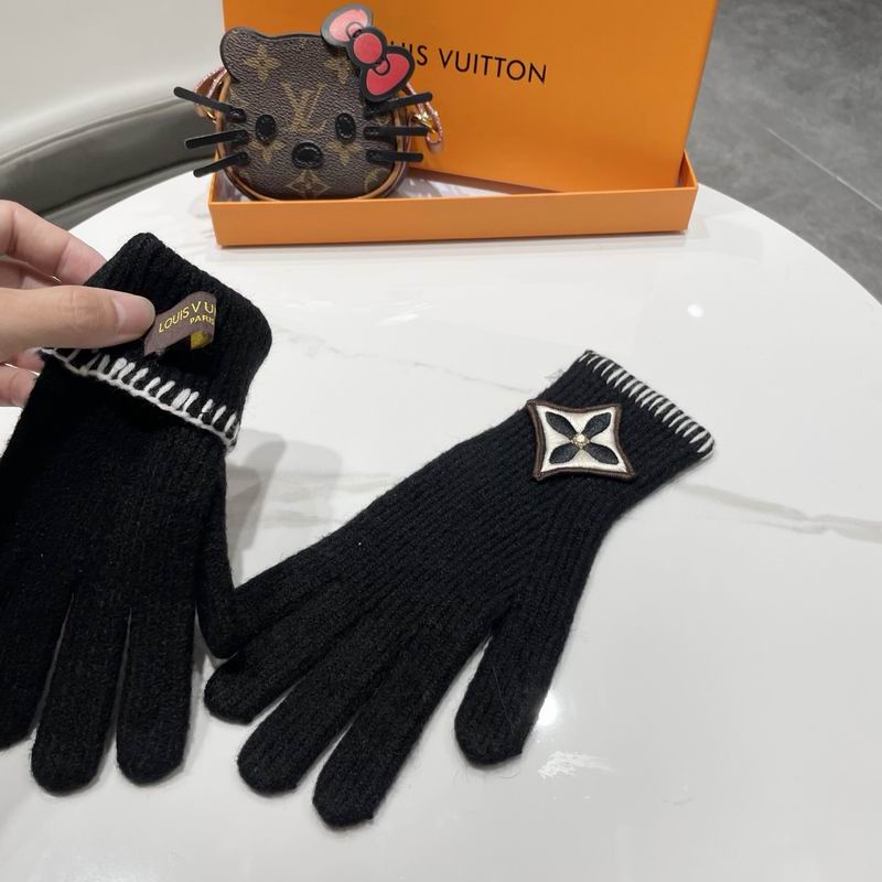 LV gloves 54 (15)