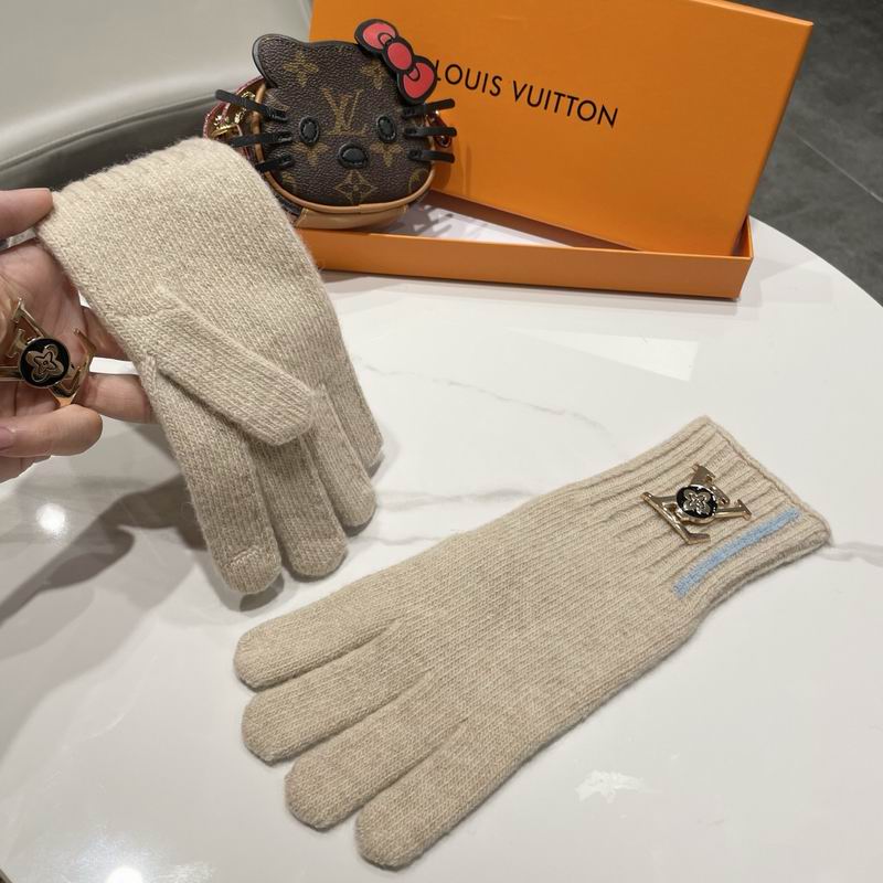 LV gloves 56 (17)