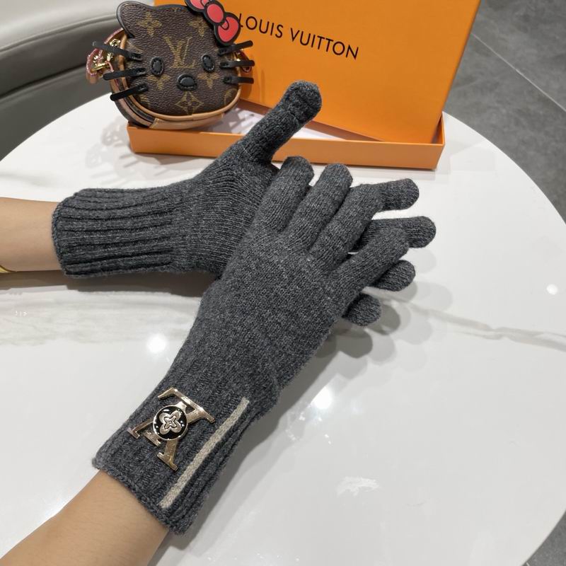 LV gloves 56 (2)
