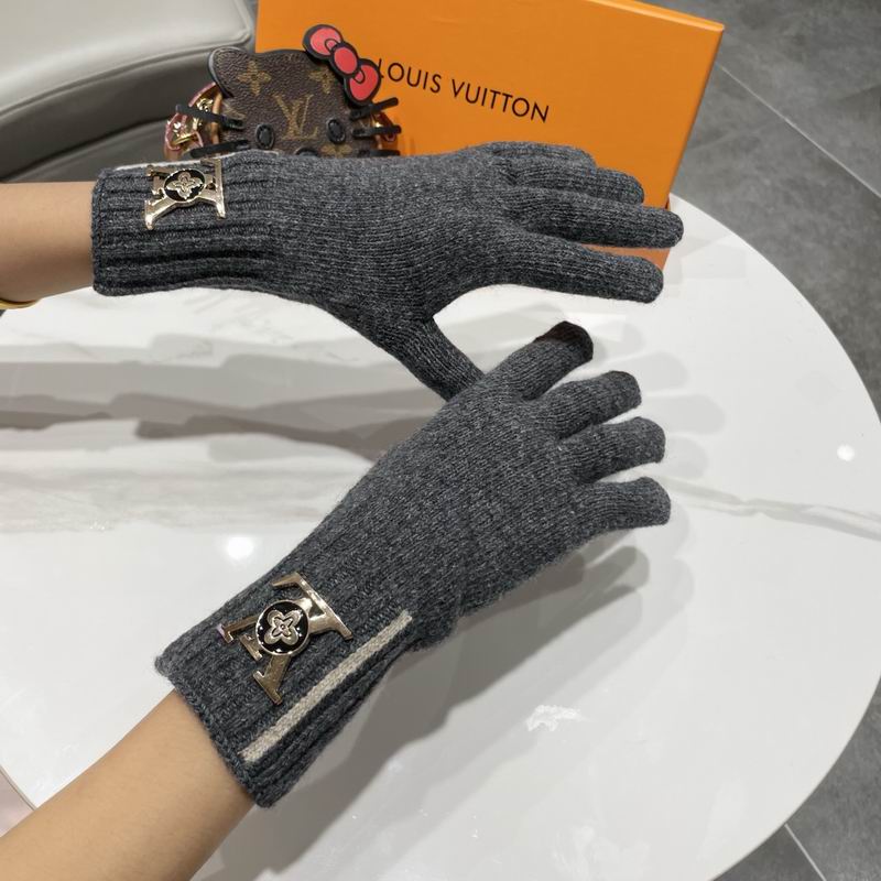 LV gloves 56 (3)