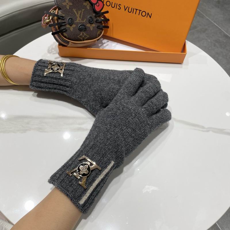 LV gloves 56 (4)
