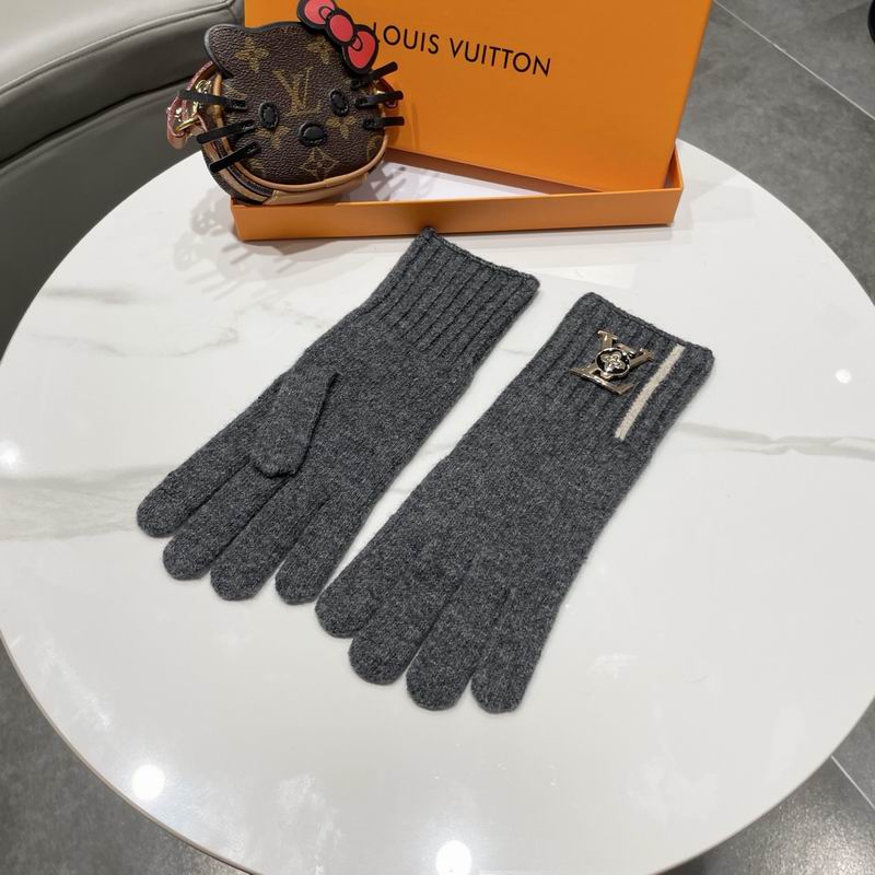 LV gloves 56 (8)