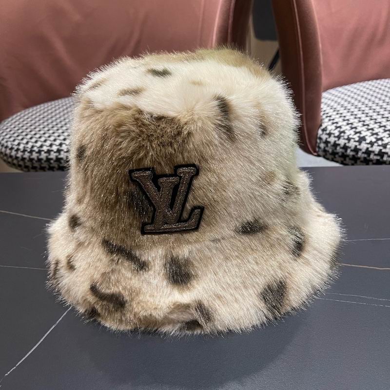 LV hat (1220)